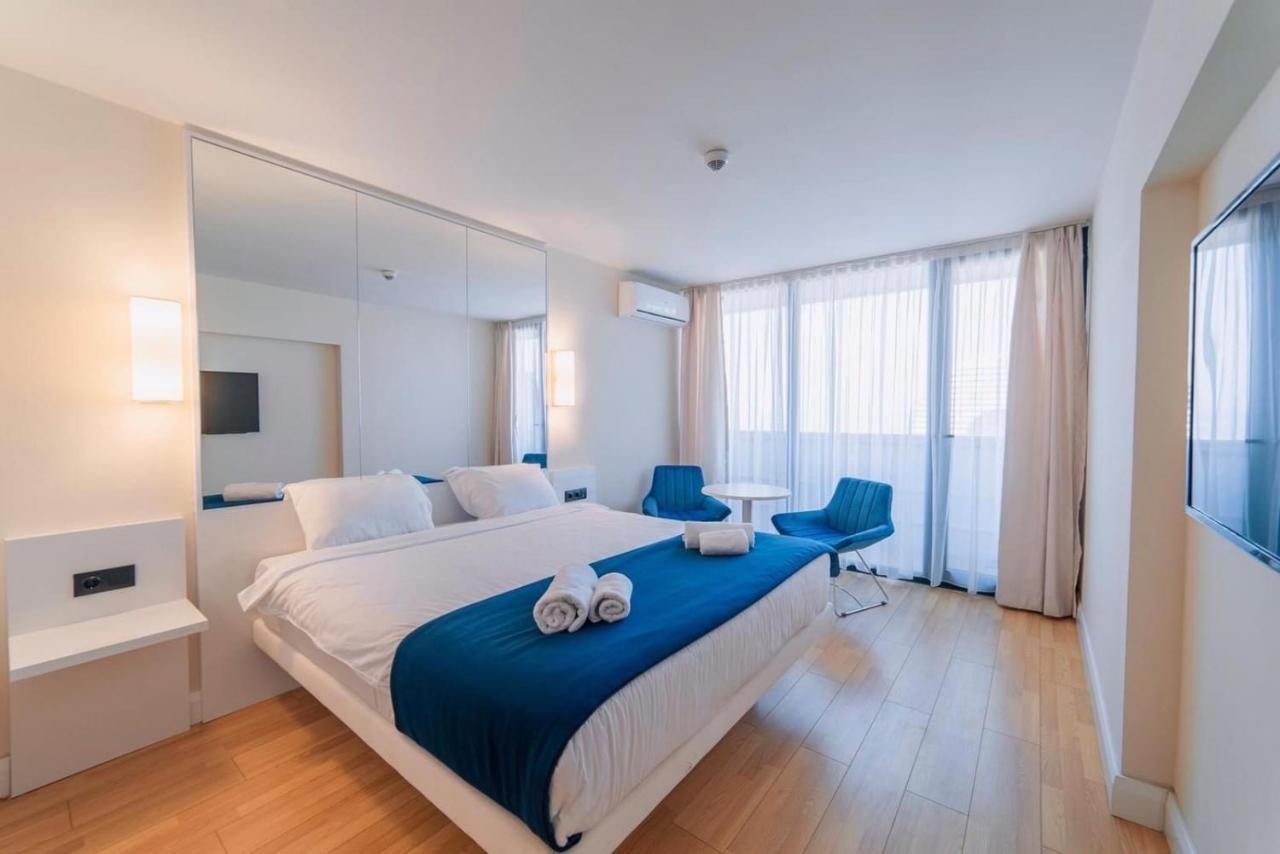 Panorama Aparthotel Orbi City Batumi Bagian luar foto