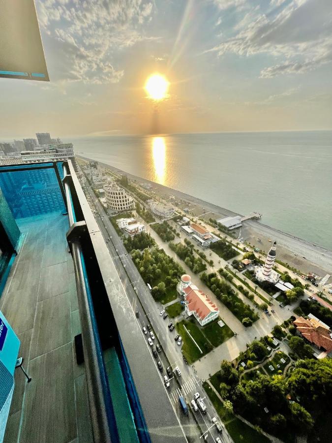 Panorama Aparthotel Orbi City Batumi Bagian luar foto