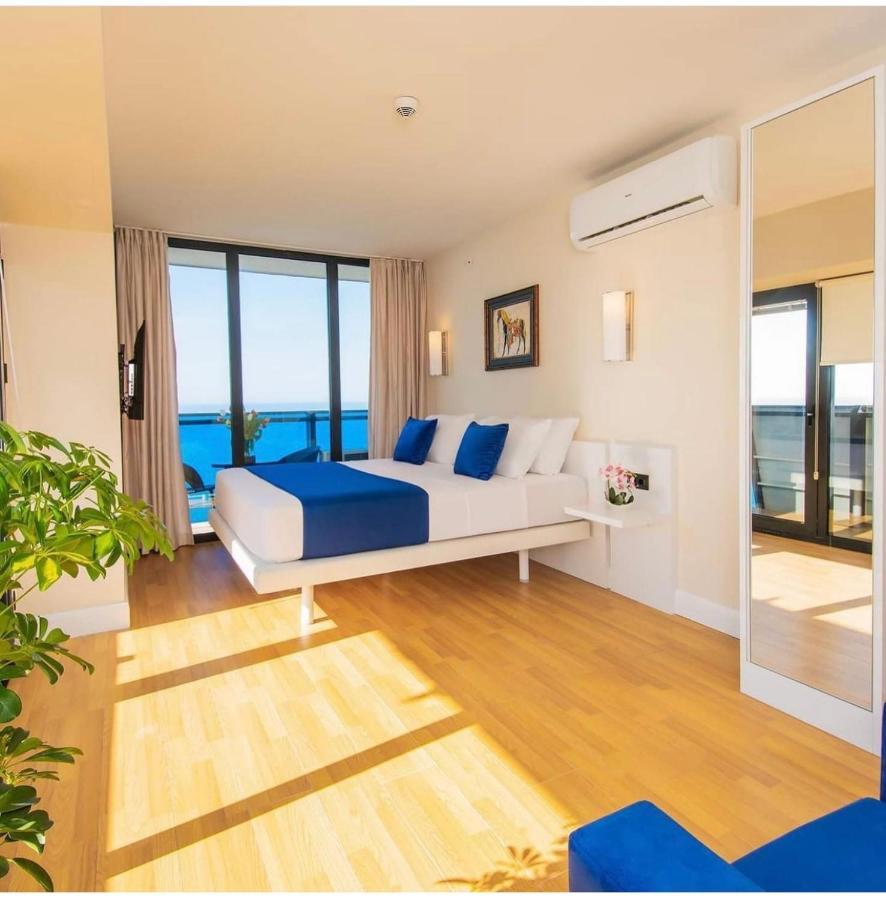Panorama Aparthotel Orbi City Batumi Bagian luar foto