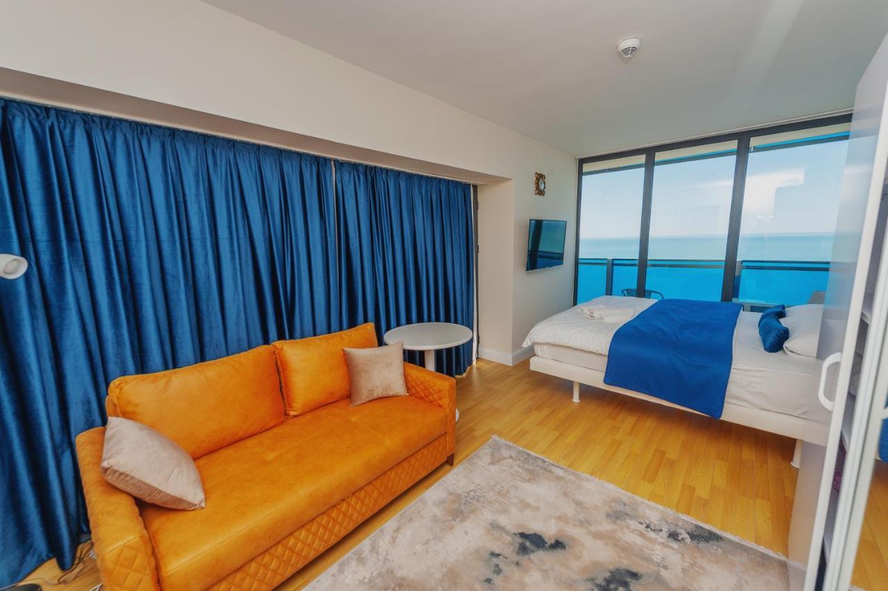 Panorama Aparthotel Orbi City Batumi Bagian luar foto