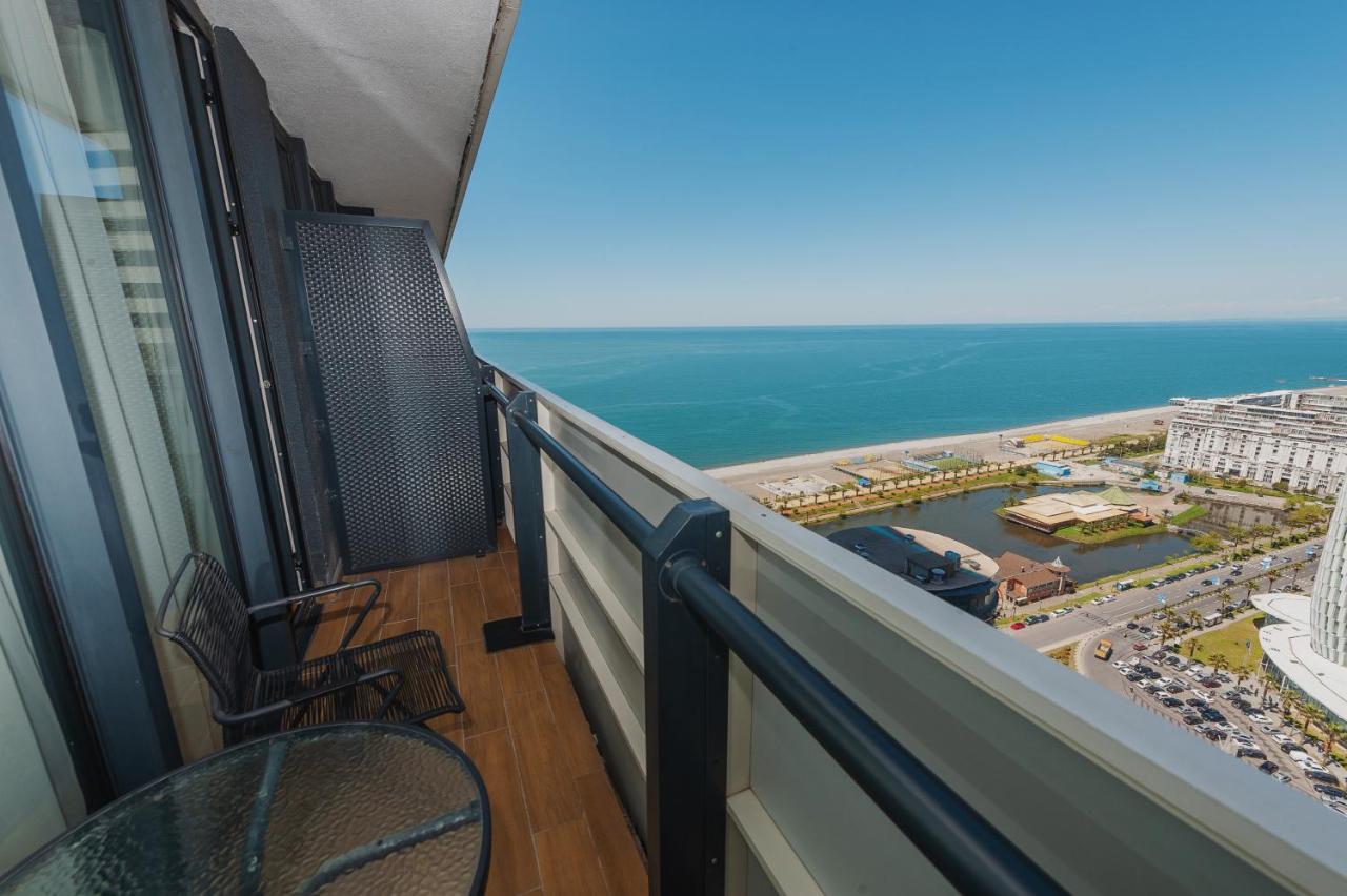 Panorama Aparthotel Orbi City Batumi Bagian luar foto