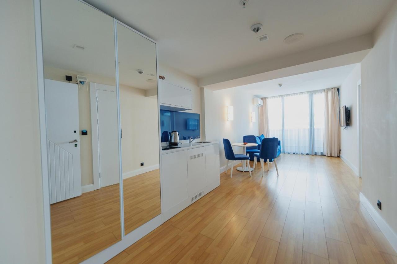 Panorama Aparthotel Orbi City Batumi Bagian luar foto