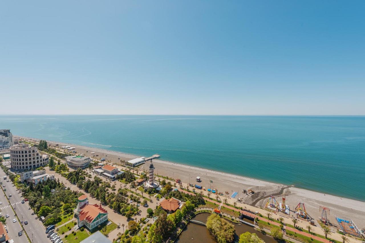 Panorama Aparthotel Orbi City Batumi Bagian luar foto